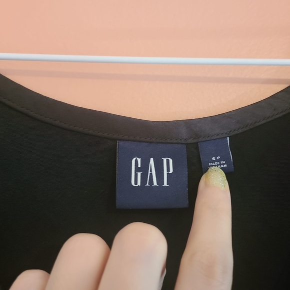 NWOT Gap Black Satin Tank  Top 🖤🌴 - Picture 6 of 8